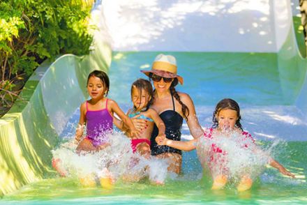Sawasdee Toboganes y zona de baño especialmente diseñada para niños Siam Tenerife