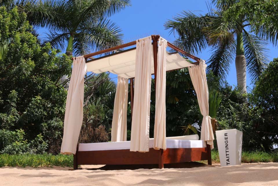 Champagne Club  Balinese bed Siam Tenerife
